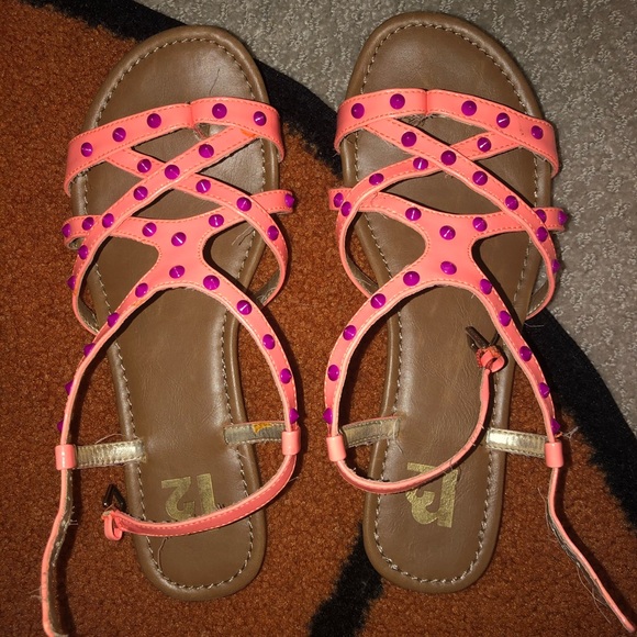 Shoes - Strappy Sandals